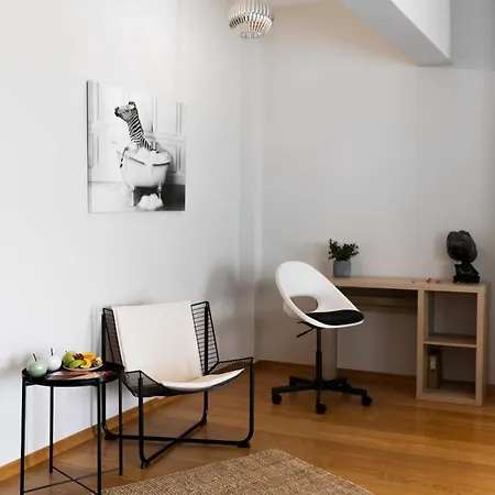 Sunset Sky Lounge - Chic Penthouse In Daire *