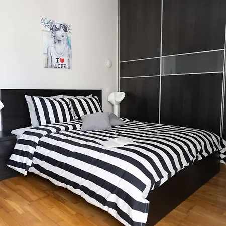 Sunset Sky Lounge - Chic Penthouse In Apartamento
